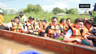"พัฒนา" ลุยน้ำท่วมอยุธยา สั่ง อสม. ดูแลกลุ่มเปราะบางเชิงรุก
