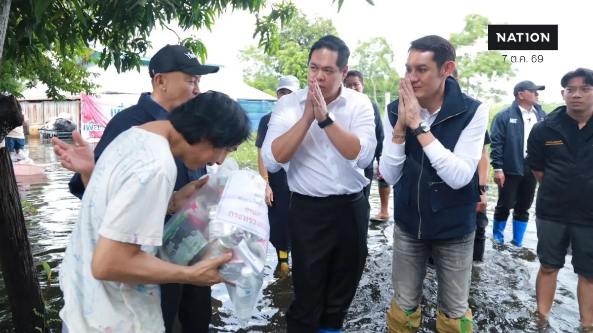 “สรรเพชญ บุญญามณี” ลุยแจกถุงยังชีพ ช่วยน้ำท่วมปทุมธานี-อยุธยา “สรรเพชญ บุญญามณี” ลุยแจกถุงยังชีพ ช่วยน้ำท่วมปทุมธานี-อยุธยา