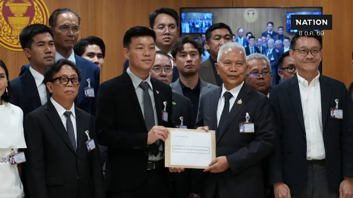 ฝ่ายค้านยื่นซักฟอก 18 รัฐมนตรี ถล่มระบอบสีน้ำเงินกินรวบประเทศ