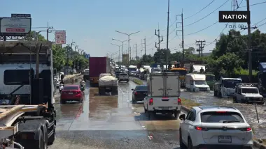 'ธีรรัตน์' จวก กทม. เมินน้ำท่วมถนนเจ้าคุณทหาร ทำนิคมลาดกระบังป่วน